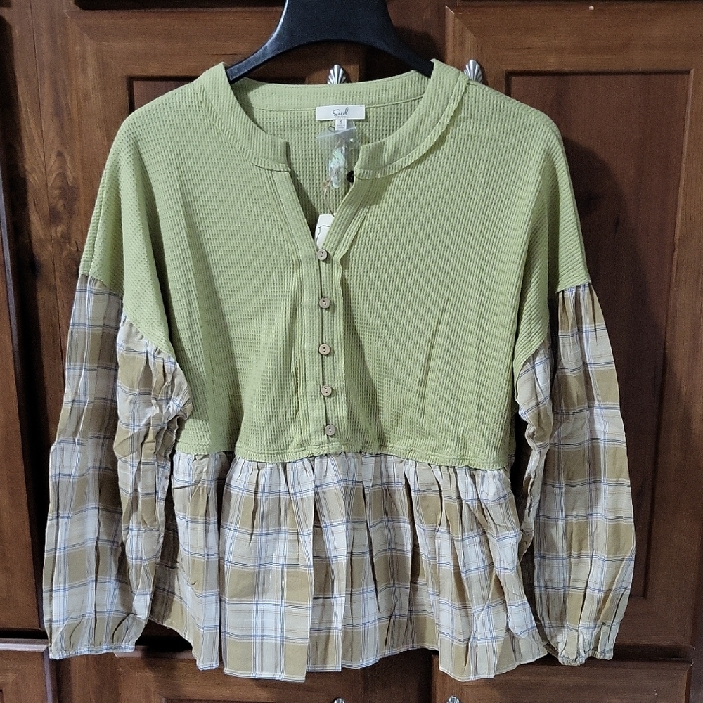 Easel Green 3/4 Sleeve Bib Collar Blouse